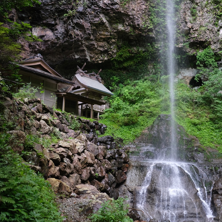 壇鏡の滝